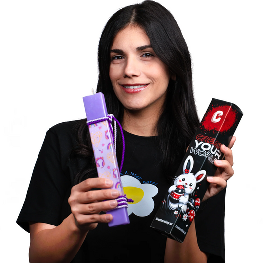 Πασχαλινή Λαμπάδα Konstantina 💜 | Συλλεκτική Creator Λαμπάδα